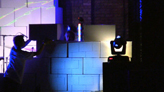 the wall live